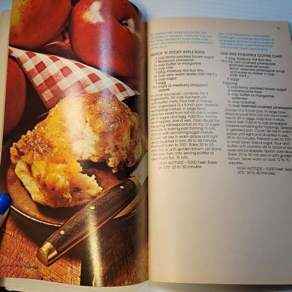 Vintage Pillsbury Silver Anniversary BAKE-OFF Cookbook - Picture 4 of 14